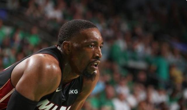 开云体育下载-撕烂球衣展现不甘 阿德巴约急需成长给巴特勒减负