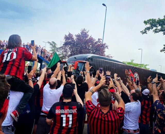 【意甲】AC米兰3比0客胜夺11年首冠 国米3比0获亚军